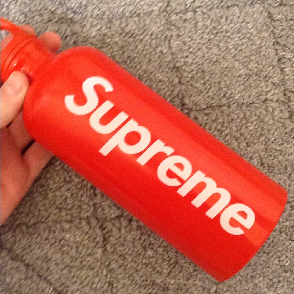 Brand new supreme water bottle